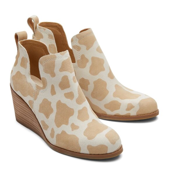 NWT TOMS Women's Kallie Pull-up Ankle Boots Doe Cow Print Suede Cow Print - Picture 1 of 7